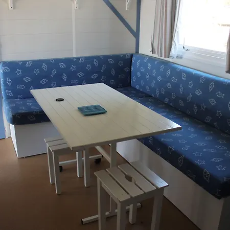 מלון Le Plan D'eau Saint Charles Damiatte