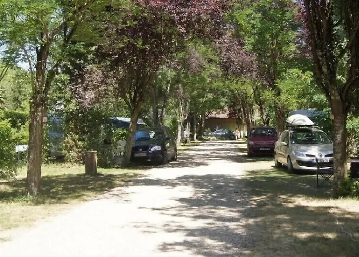 מלון Le Plan D'eau Saint Charles Damiatte