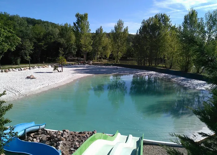 Le Plan D'eau Saint Charles מלון Damiatte