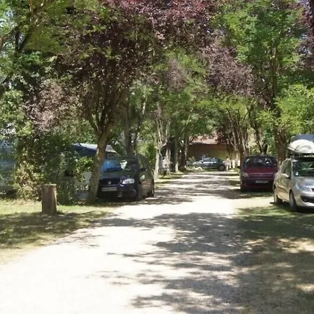 Hotel Le Plan D'eau Saint Charles Damiatte